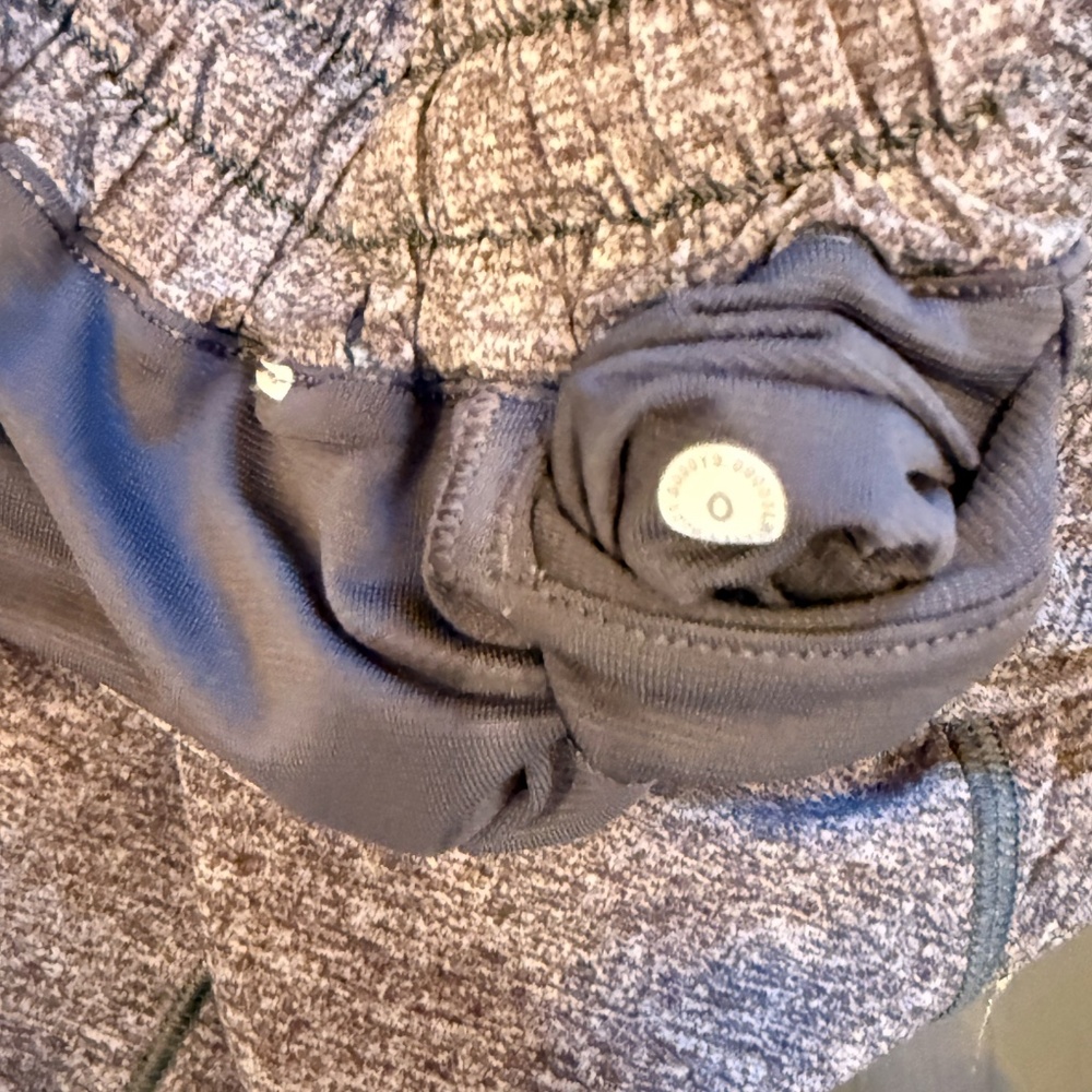 Lulu lemon shorts - Picture 3 of 4
